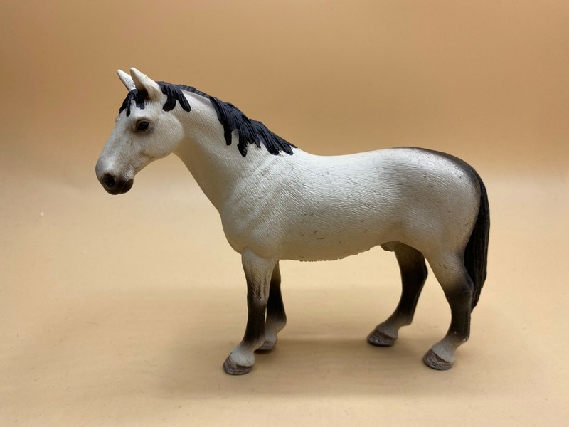 Schleich  Hannoveraner Hengst 13649 / Sonderbemalung / Pferd / Horse