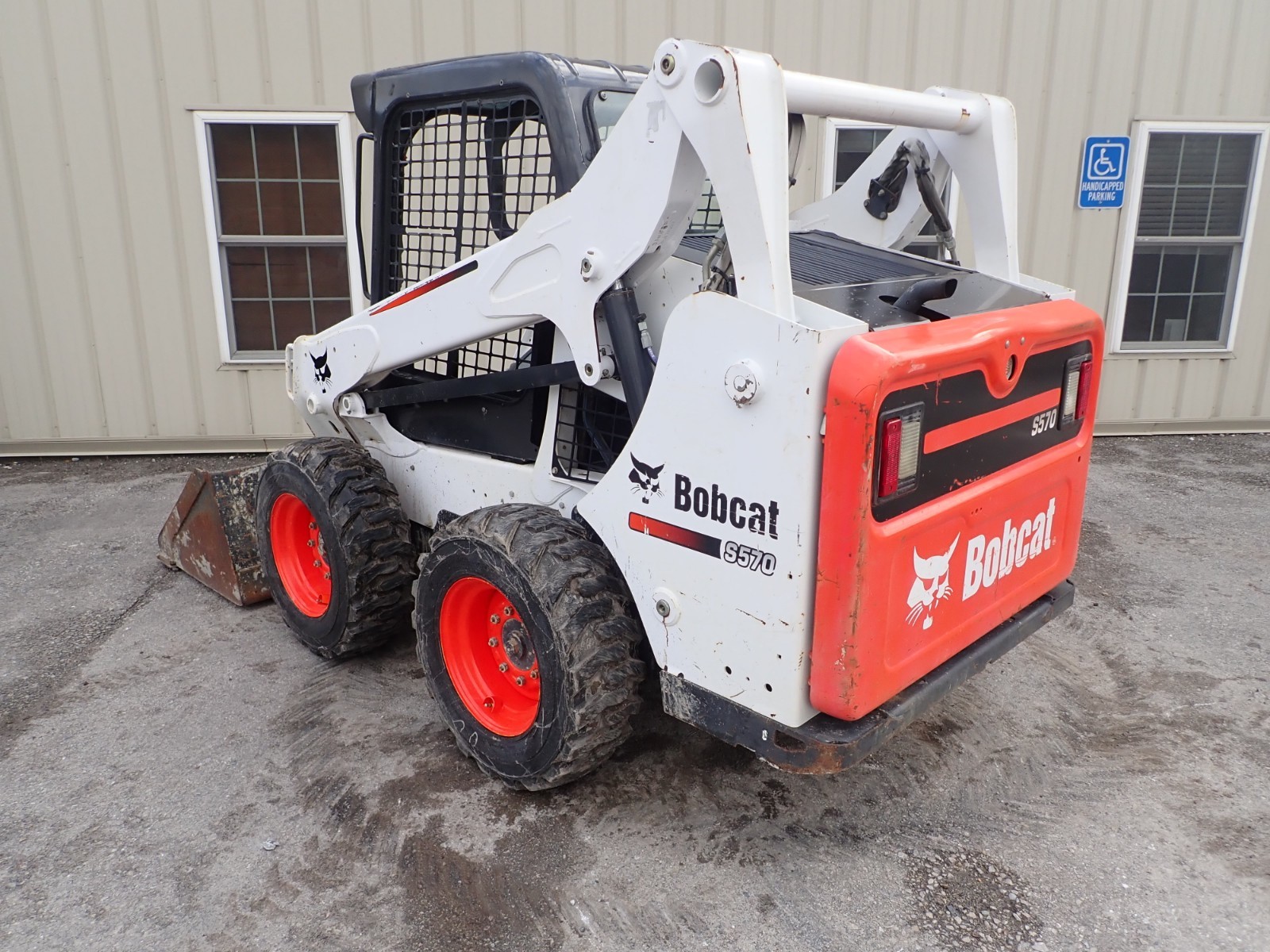2013 BOBCAT S570 SKID STEER, OROPS, AUX HYDRAULICS, KEYLESS, 61 HP KUBOTA DIESEL