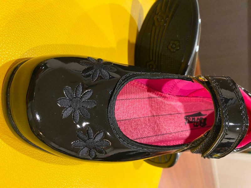 bata light shoes