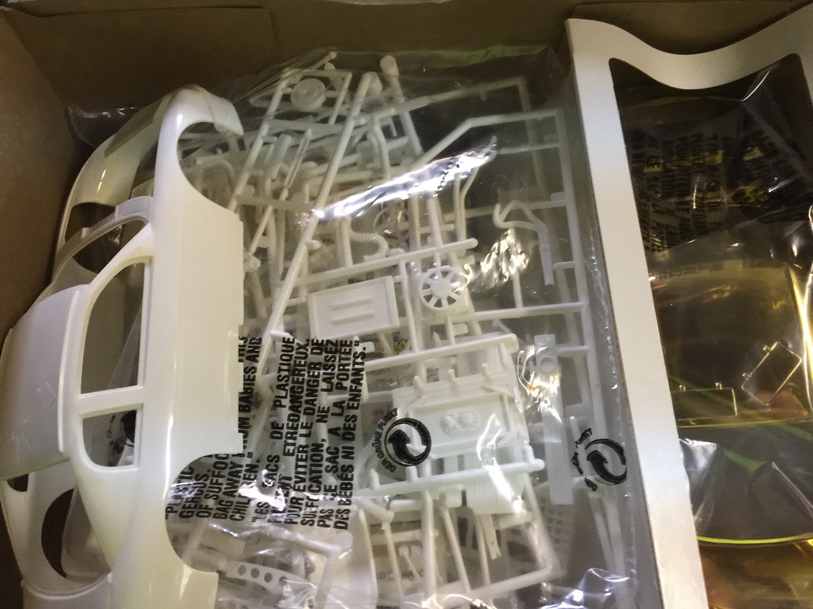 Revell 4130 NASCAR 50th Anniversary Gold Commemorative Chevy plastic model 1/24