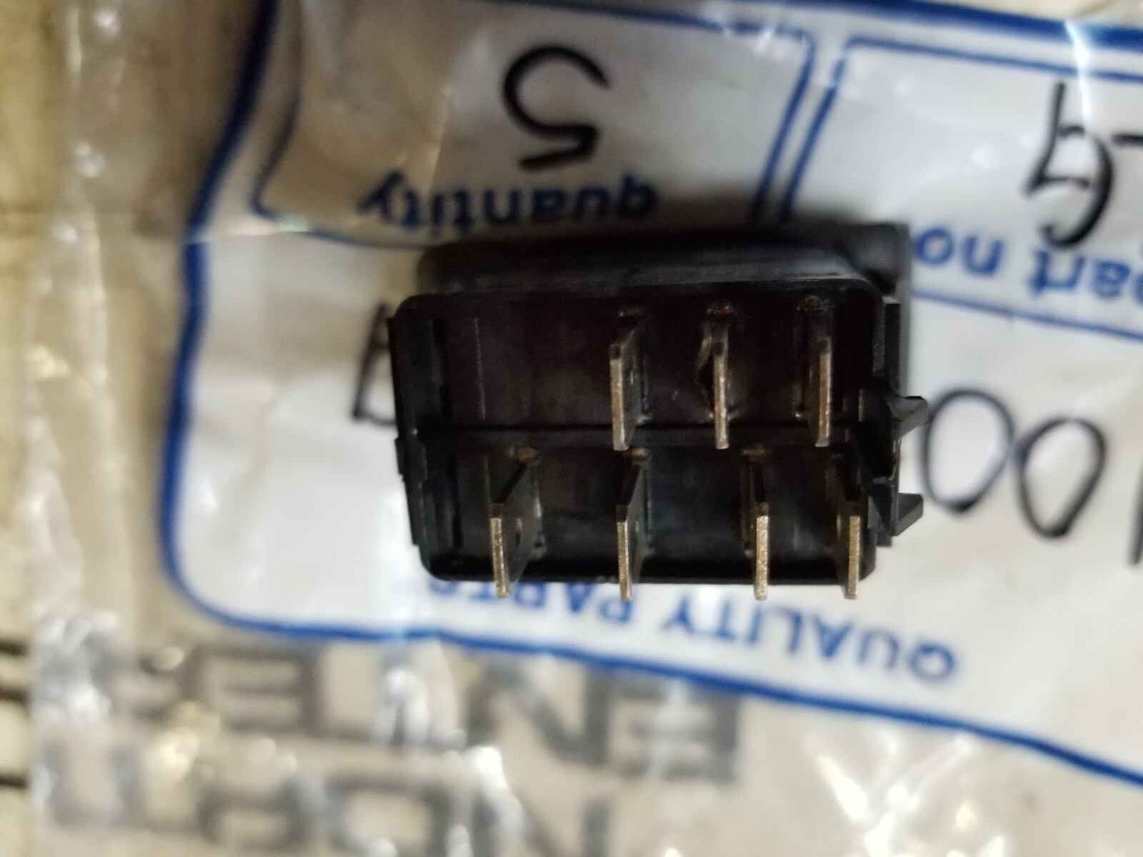 1001090459 JLG ROCKER SWITCH - Picture 4 of 6