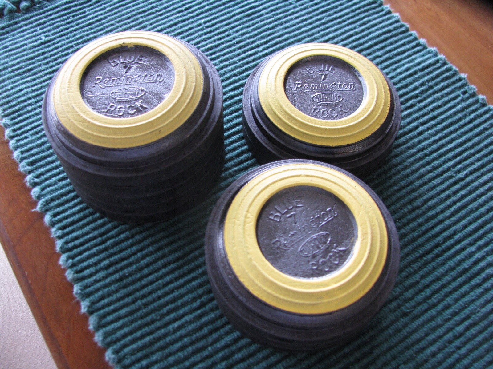 VINTAGE CLAY PIDGEONS REMINGTON BLUE 7 DUPONT ROCK Lot of 10