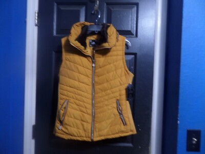 Royalty For Me Women's Puffer Zip up vest Size M Mustard color New with tags