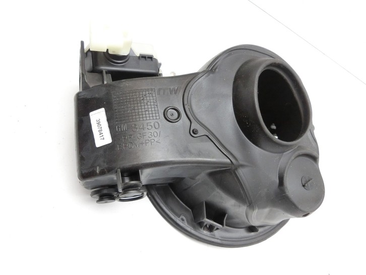 Opel Cascada W13 13-19 Scharnier Arm für Tankdeckel Tankklappe GOP Opel Cascada W13 13-19 16.03.2016 39078417 gebraucht Bild 6