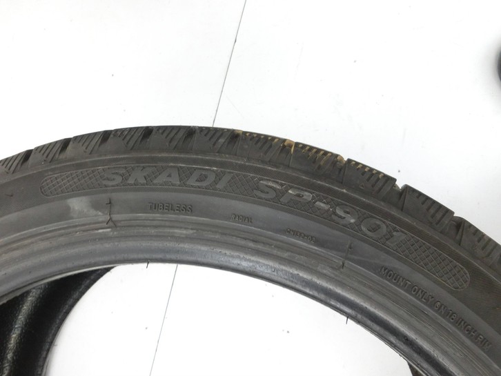 Jaguar XE X760 15-19 2x Reifen Winterreifen Austone 245/40R18 97V 7.63-7.72mm Jaguar XE X760 15-19 26.08.2018 gebraucht Vorschau 5