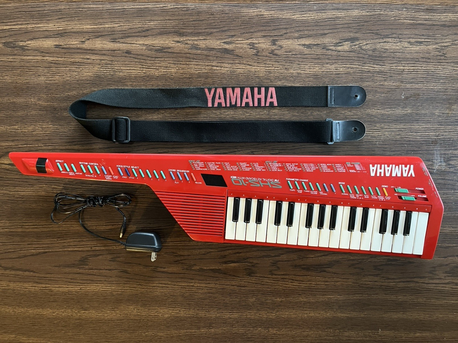 ヤマハ　SHS-10 Music Keyboard 　ショルダー キーボード Amazon | YAMAHA SHS 10 Black Music Keyboard ショルダー