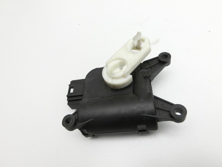 VW Golf V 5 Plus 5M 04-08 Luftklappenstellmotor Stellmotor Pos.3 VW Golf V 5 Plus 5M 04-08 14.09.2005 0132801363... Vorschau 2