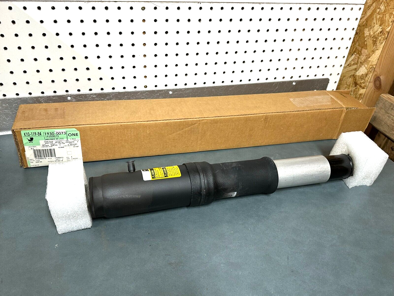 GM OEM NOS 19300073 Rear Shock Absorber 2007-2008 Cadillac