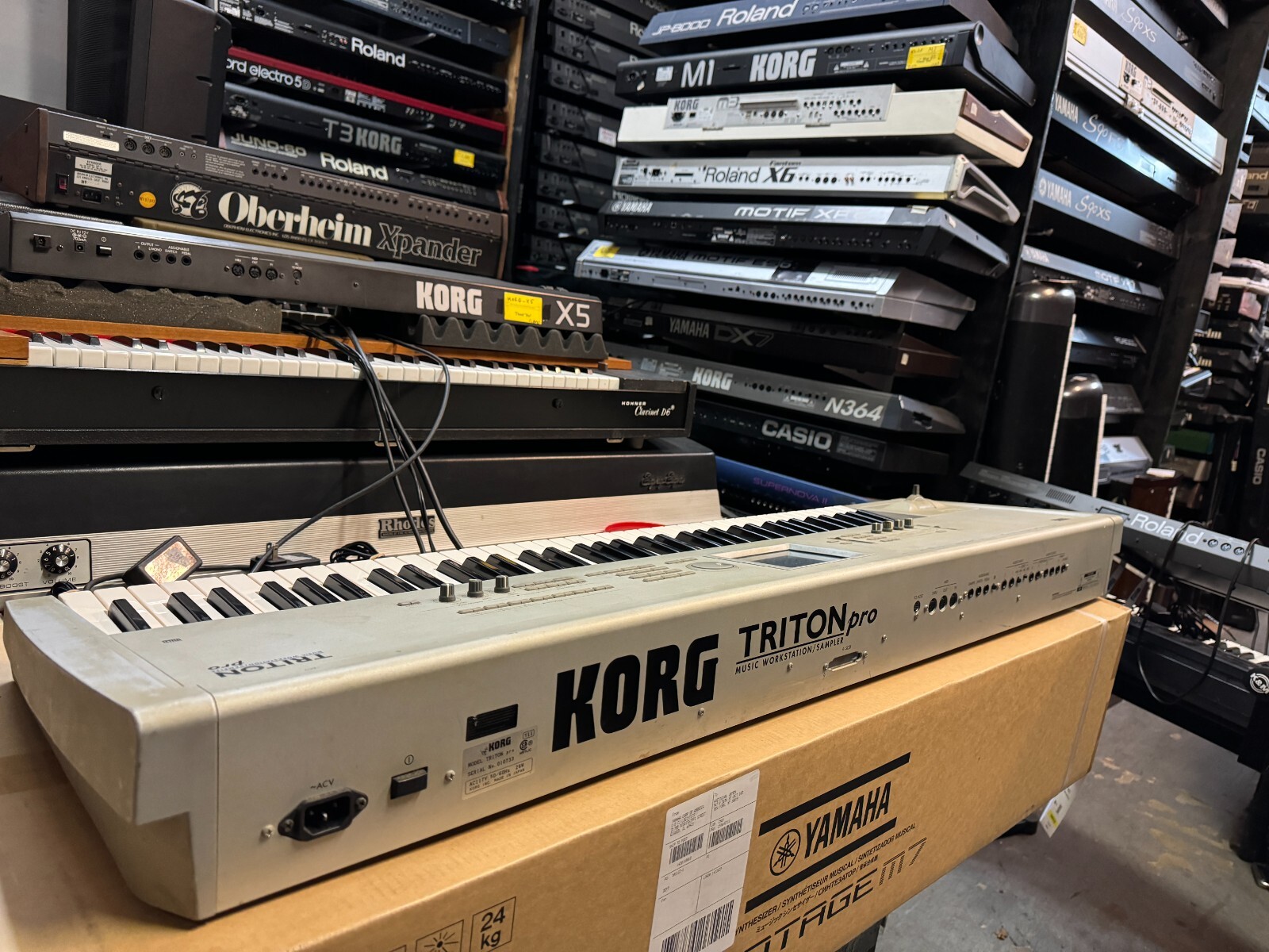 KORG TRITON pro 76鍵シンセサイザー KORG TRITON Pro 76鍵 シンセサイザー