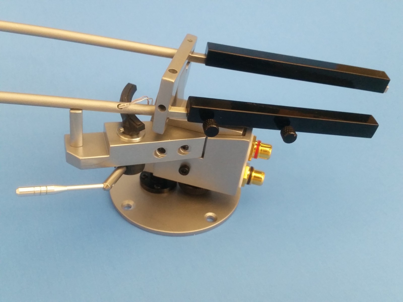 ViRa RT-4  pivot-tangent tonearm 12