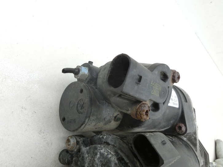 BMW 5er 530XD E61 03-07 Luftpumpe Federung Luftkompressor BMW 5er 530XD E61 03-07 02.11.2005 6793778 37106793778... Vorschau 3