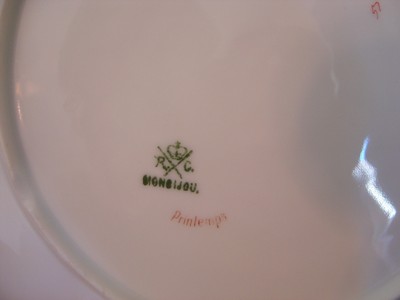 VINTAGE RC ROSENTHAL PRINTEMPS MONBIJOU GREEN AND WHITE VICTORIAN LADY PLATE