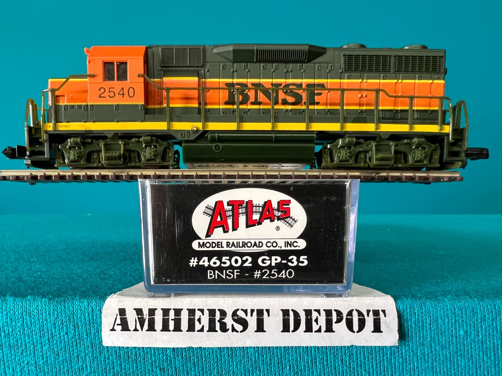 鉄道模型 ATLAS EMD GP35 Union Pacific #4631 ATLAS N SCALE LOCOMOTIVE #4631, DIESEL, EMD GP35, Ph.1B