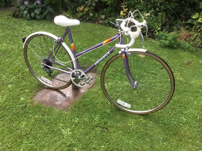 ladies vintage Road bike. Commuter Student Or Leisure. Bicycle 