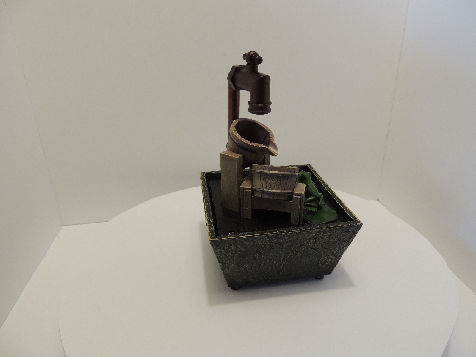 Country bucket LED Fountain  Newport Coast Collection