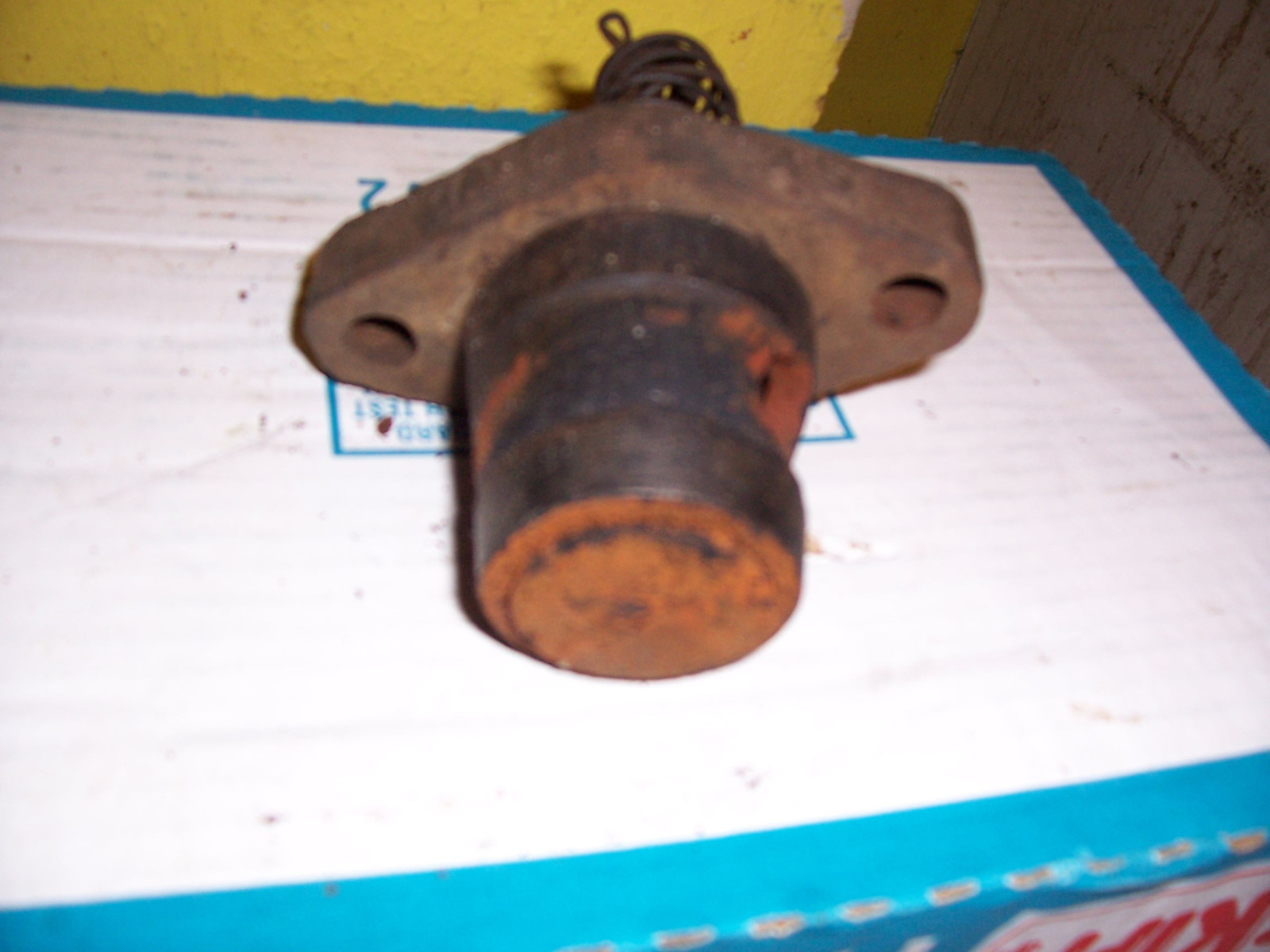 Monitor VJ 1 1/4 HP Valve Cage Complete Hit Miss Flywheel Gas Engine Water Pump