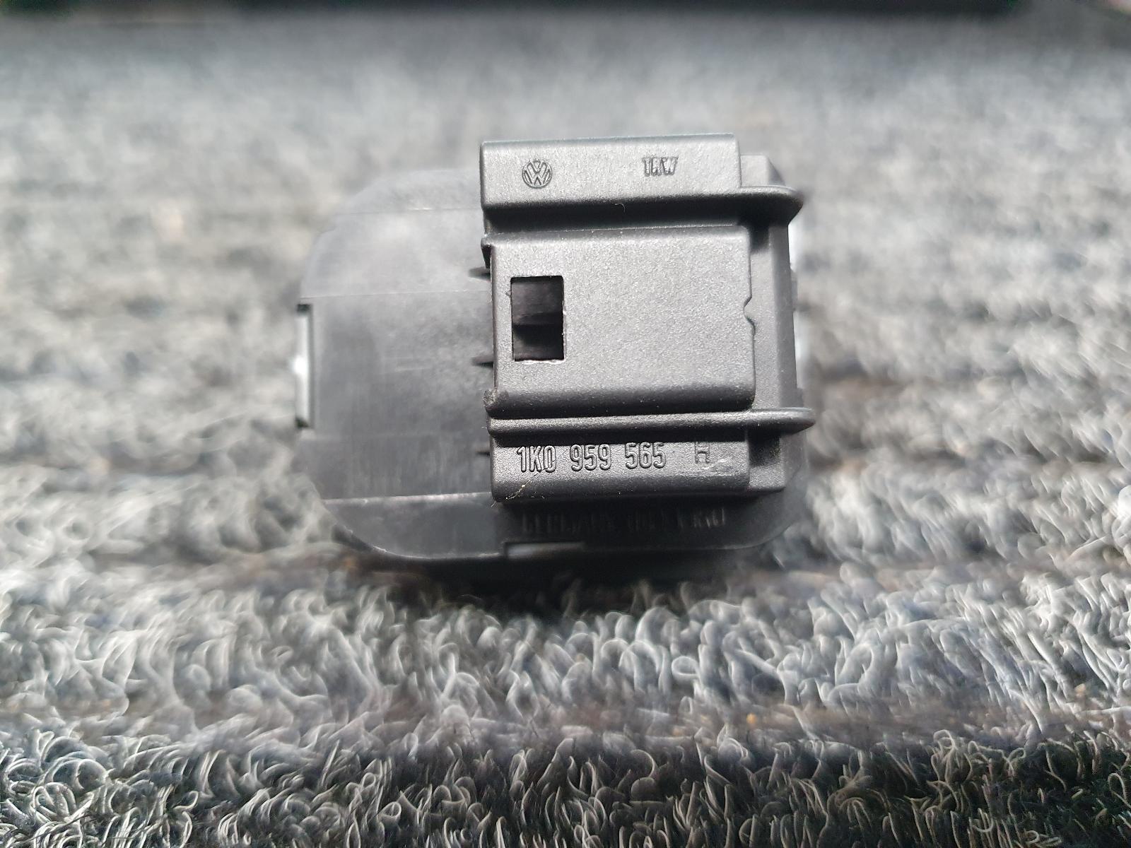 2009 Jetta VW  ELECTRIC MIRROR SWITCH 1KM 02/06-02/11 - P/N 1K0959565H< image 4