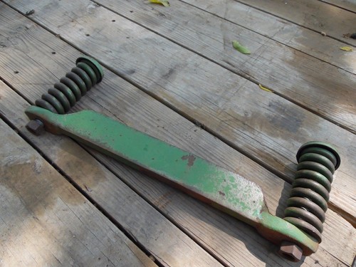 John Deere DISK GANG FRAME PIVOT SPRING TENSIONER ASSEMBLY BWf  DISC