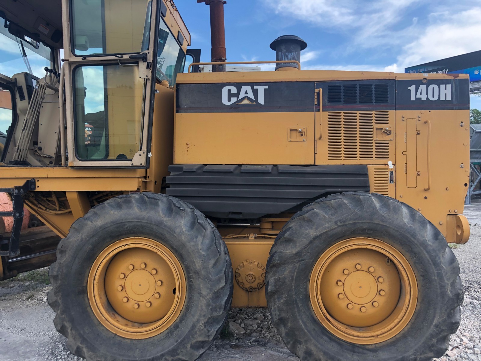 2005 CATERPILLAR 140H MOTOR GRADER