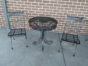 WROUGHT IRON OUTDOOR FURNITURE TABLE AND CHAIRS GARDEN PATIO SET