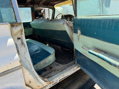 image 4 of interior
