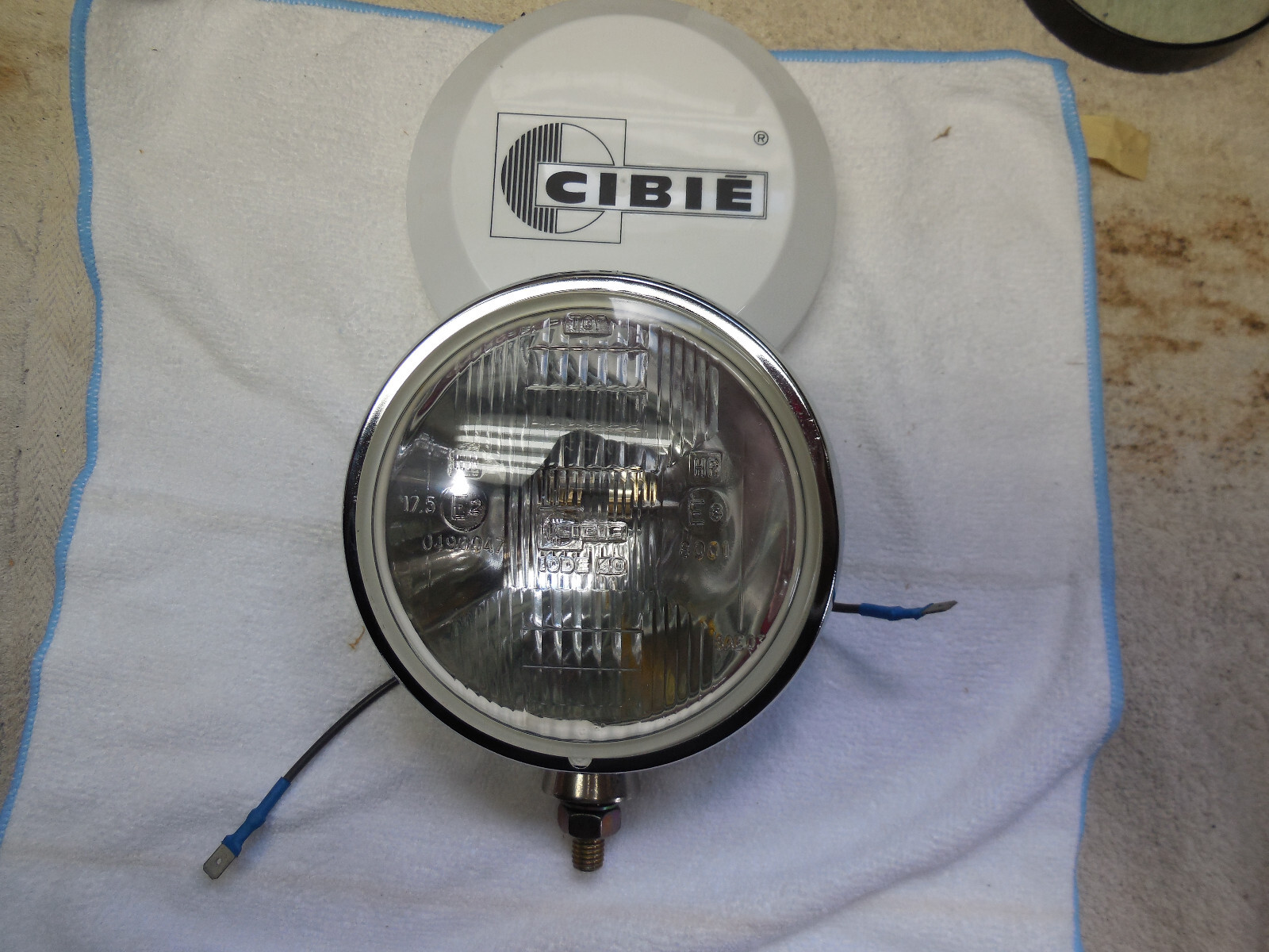 Cibie 40 Tango Clear Chrome Drive Lamp with cover | 41W-60W