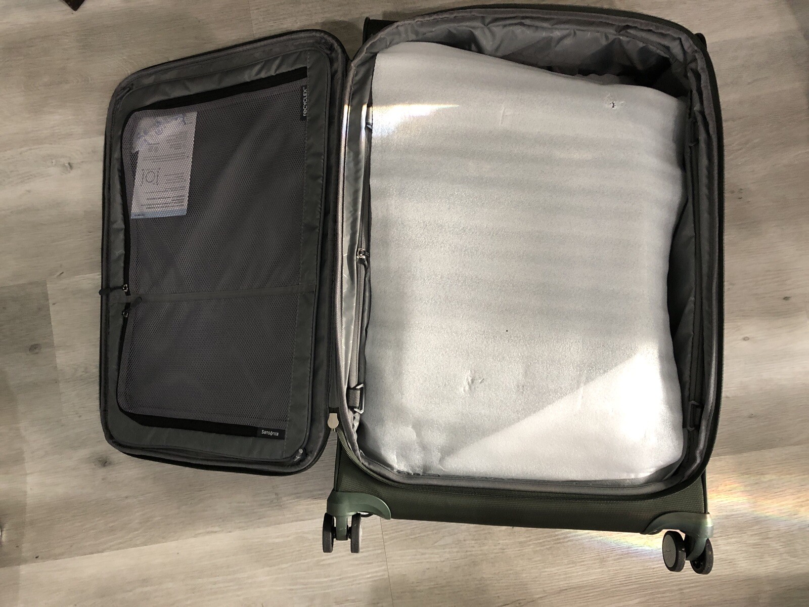 Samsonite Renew 2-Piece Luggage Set Green Softside used