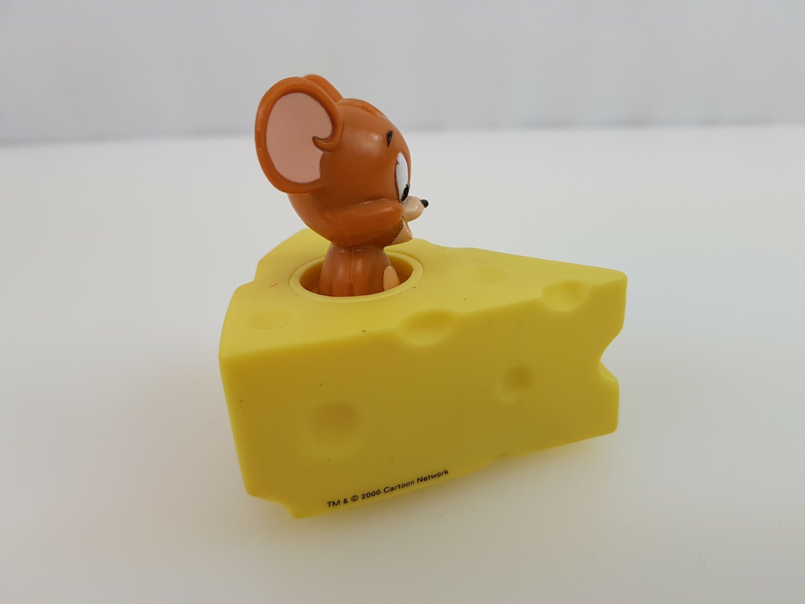 Cartoon Network TOM JERRY Pull Back Go Mouse Cheese Toy Vehicle Collectible Car