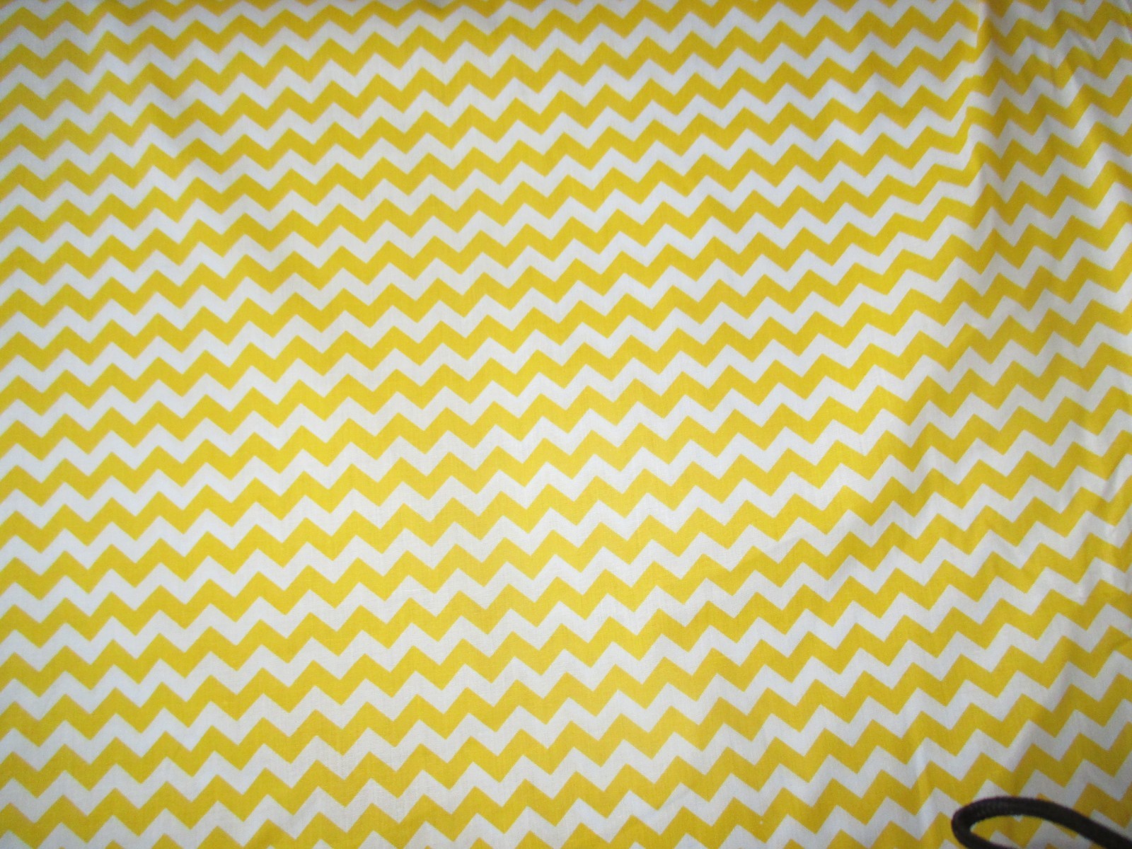 FUNKY Vintage WHITE YELLOW ZIG ZAGS  CHEVRONS 1990's COTTON Fabric-3 yd