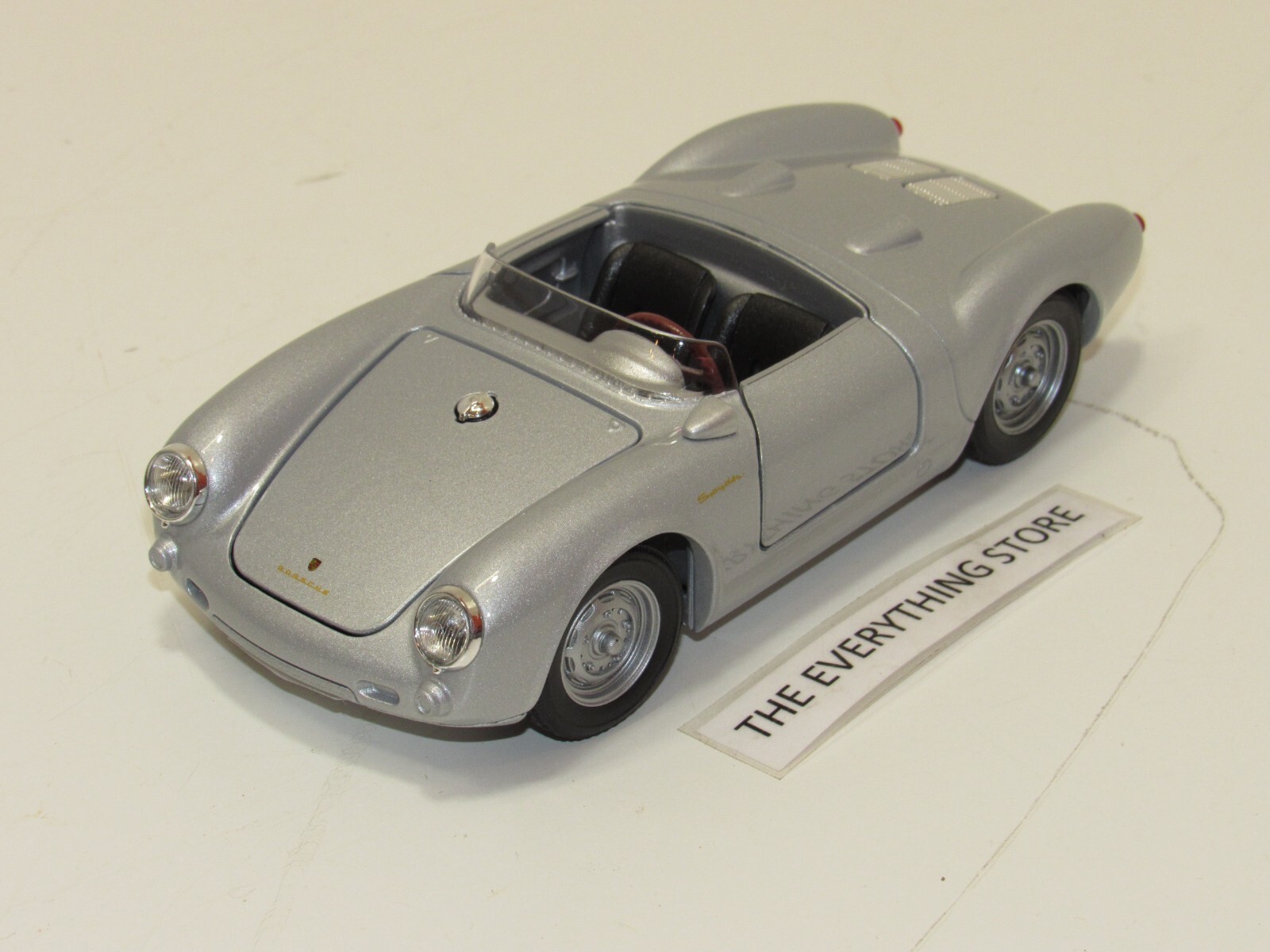 ミニカー Porsche 550 Spyder WELLY PORSCHE 550 SPYDER 1:24 METALLIC SILVER FREE SHIP USA