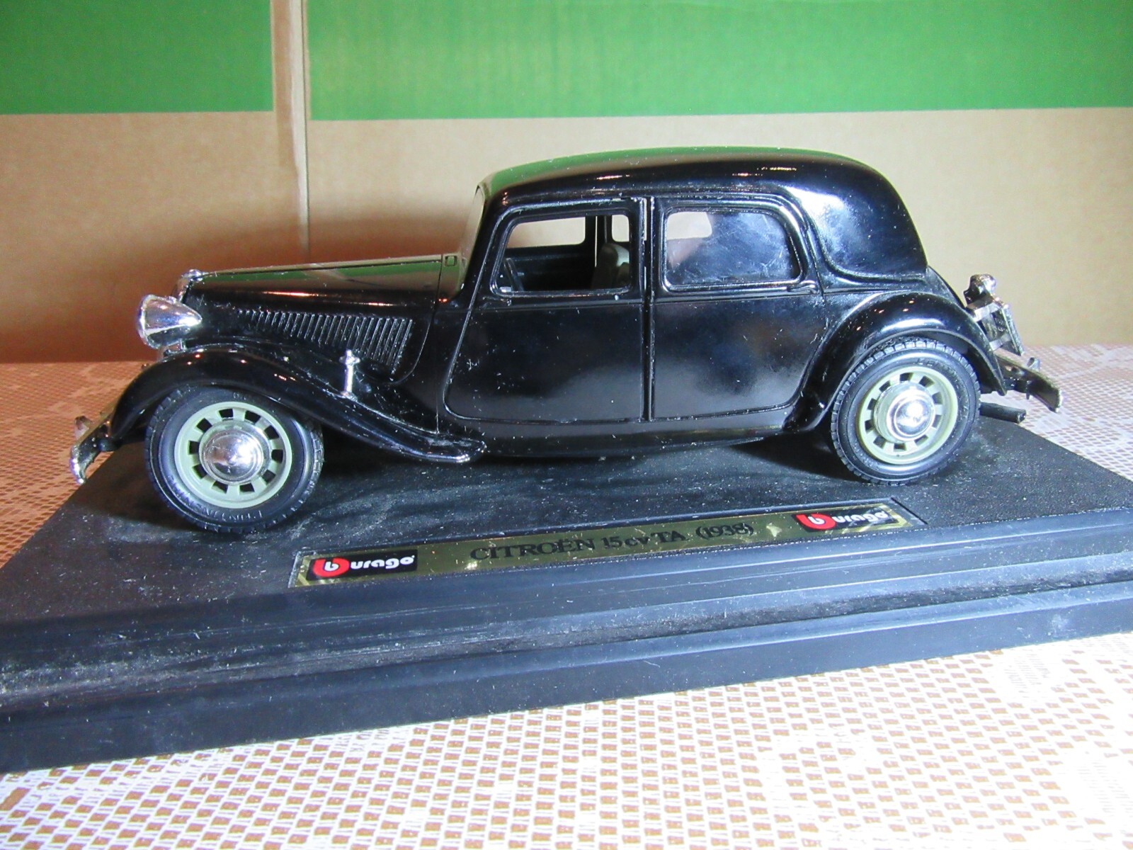 Bburago Citroën 15cv TA (1938) 1:24(黒) Bburago Citroën 15cv TA (1938) 1:24(黒) Bburago Citroen 15CV