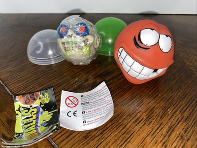 Madballs 1.5  Brain Rot 2009 & Red 1994 Battleball 2  Toys Mini Balls