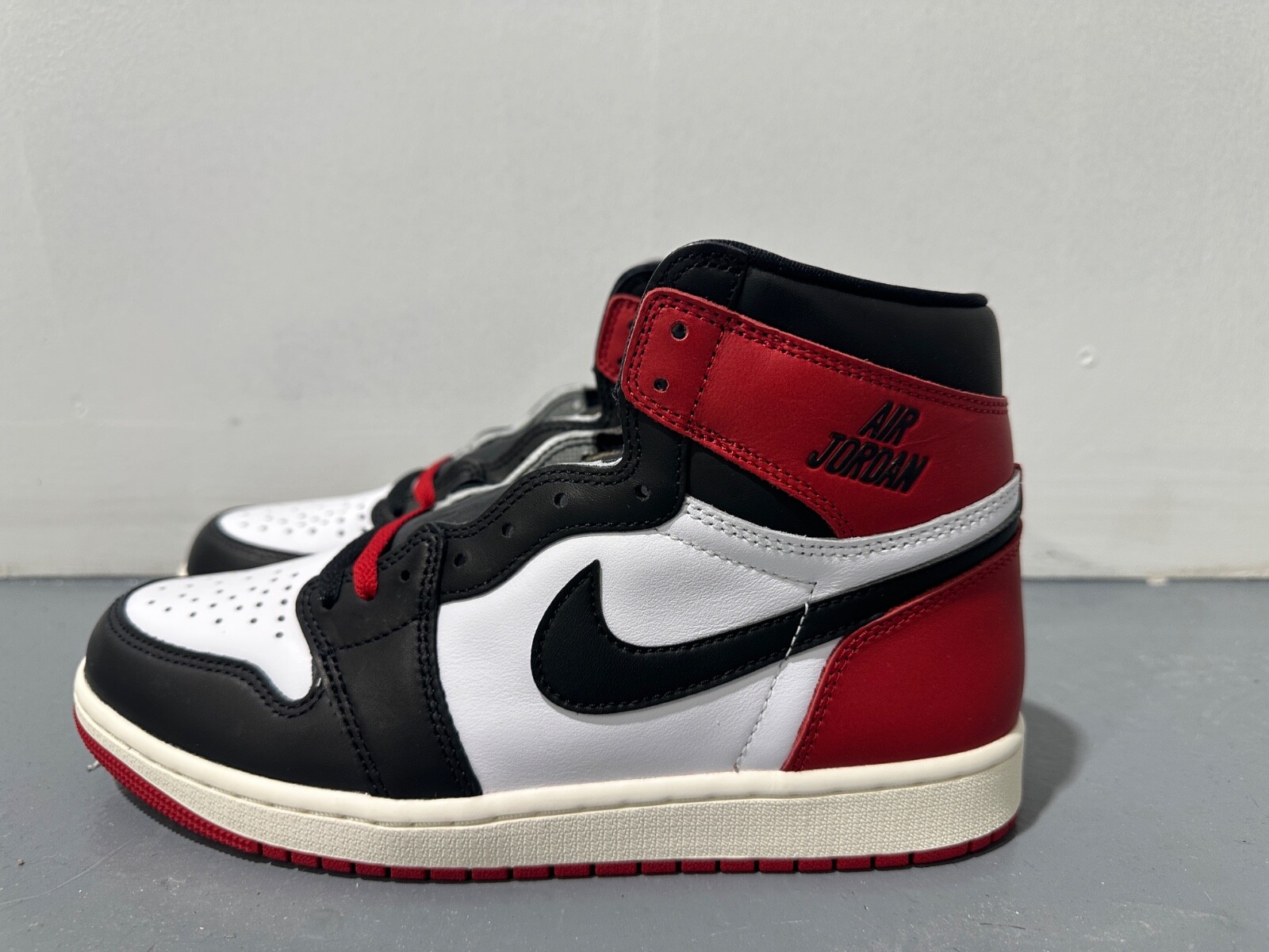 NEW Nike Air Jordan 1 Retro OG Black Toe Reimagined DZ5485 NEW Nike Air Jordan 1 Retro OG Black Toe Reimagined DZ5485