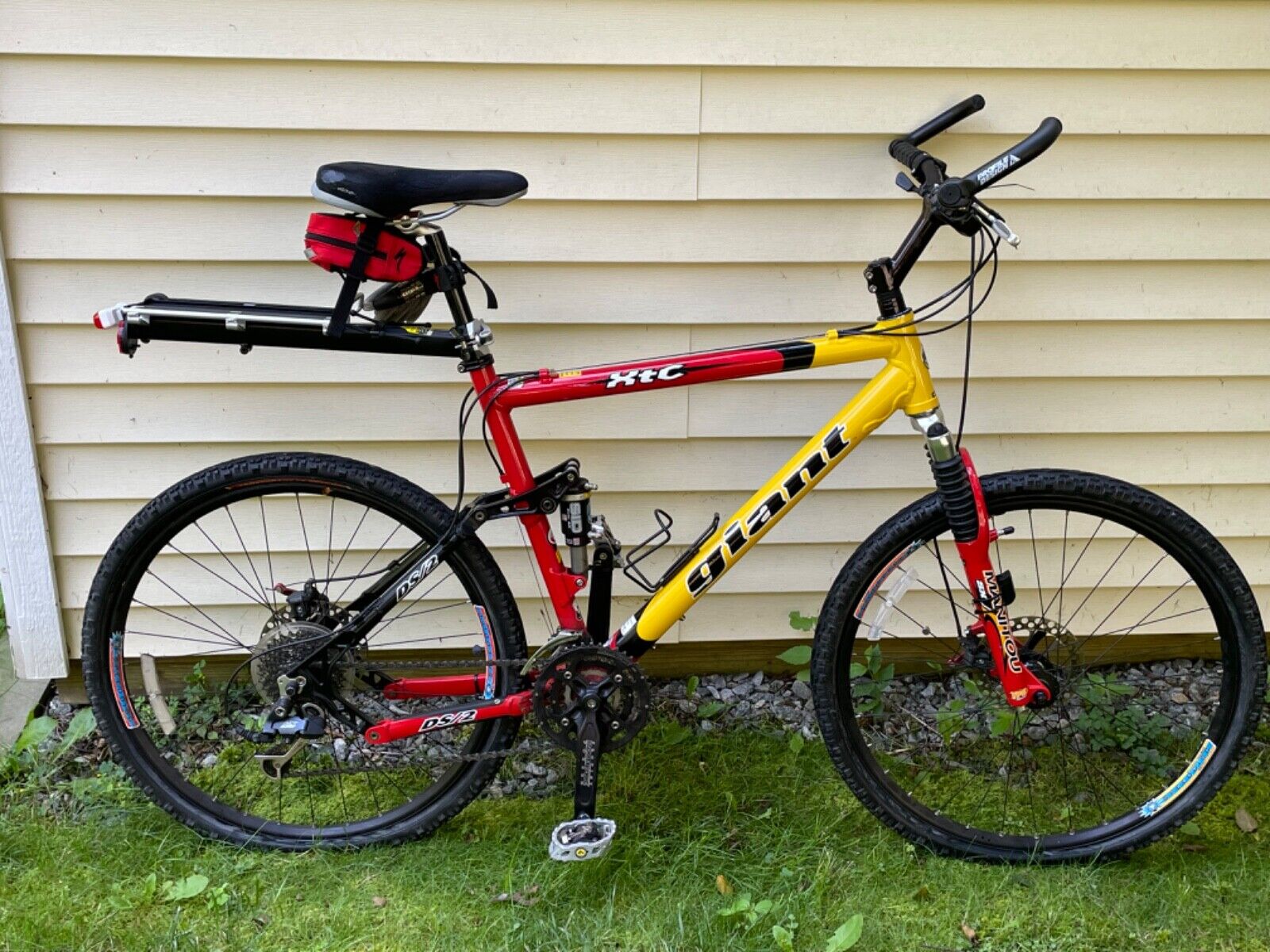 Giant XTC DS/2 Large Frame Disc Wheels 24-speed Mountain Giant XTC DS/2 Large Frame Disc Wheels 24-speed Mountain