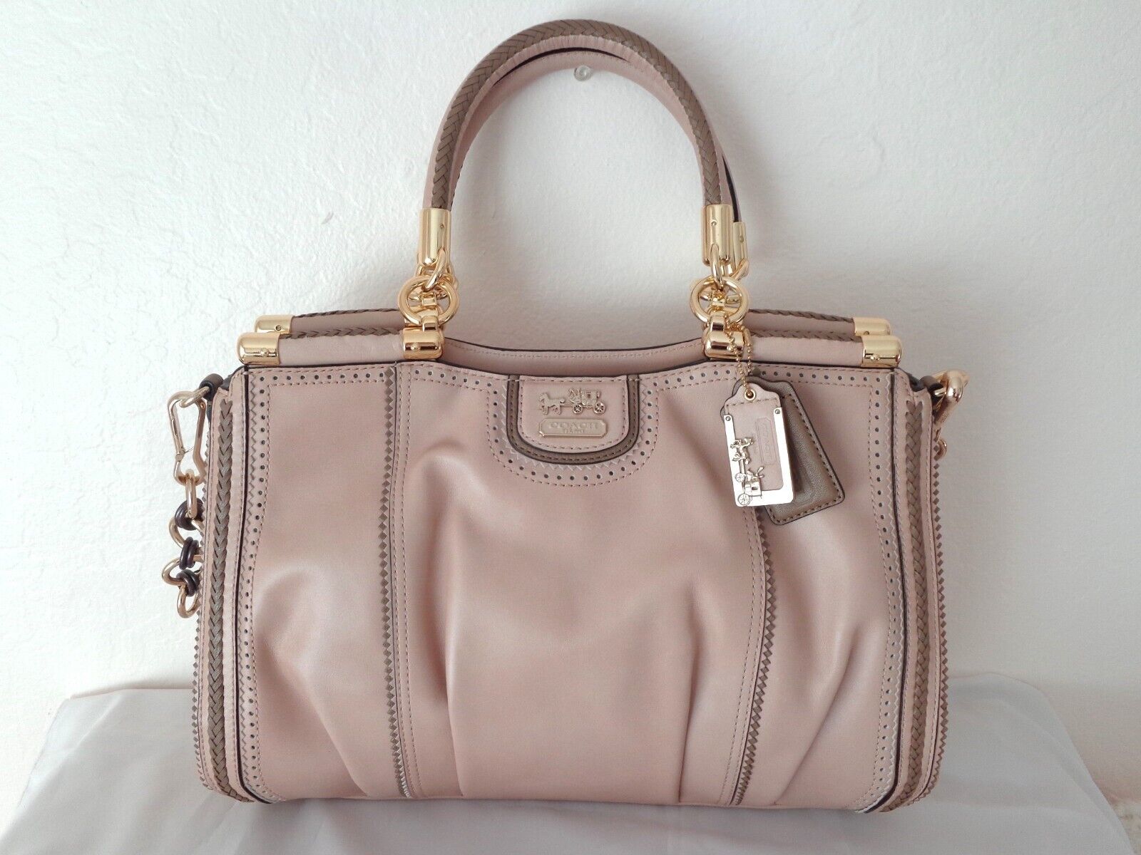 Coach NWT 23745 Madison Pinnacle Zig-Zag Perforated Carrie Coach NWT 23745 Madison Pinnacle Zig-Zag Perforated Carrie