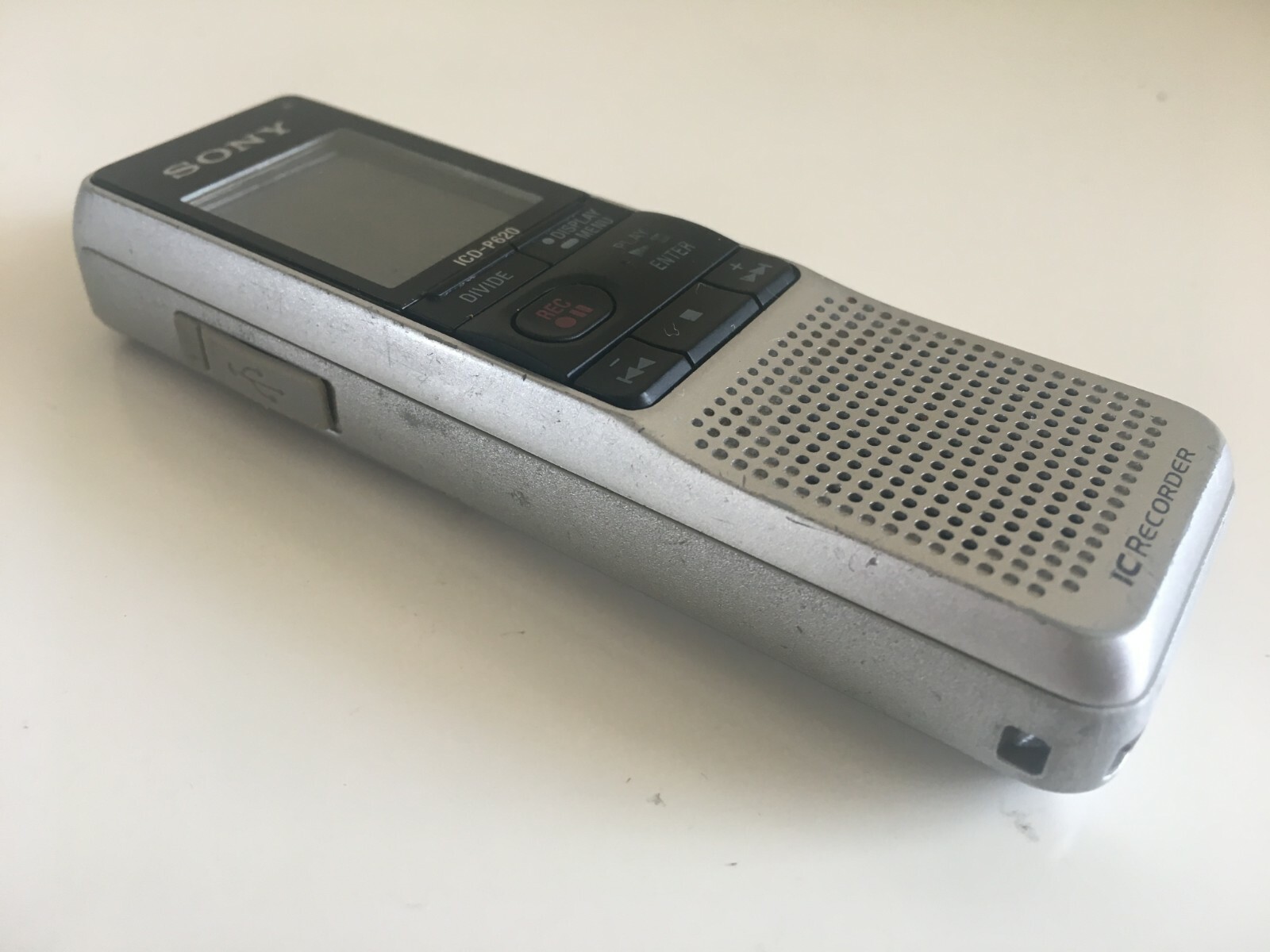 Sony ICDP620 (512 MB, 261.5 Hours) Handheld Digital Voice Recorder