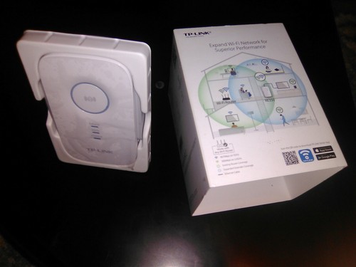 Brand New TP-Link AC1200 WiFi Range Extender (RE350)