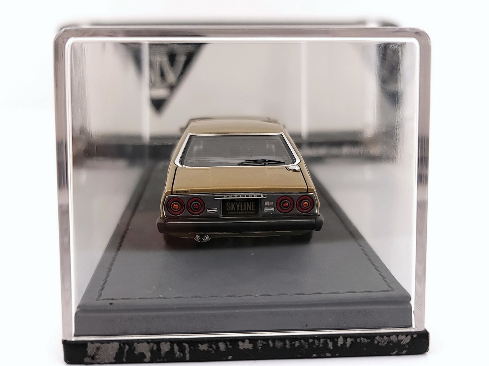 Ignition Model x TOMYTEC 1:43 scale Nissan Skyline 2000 GT