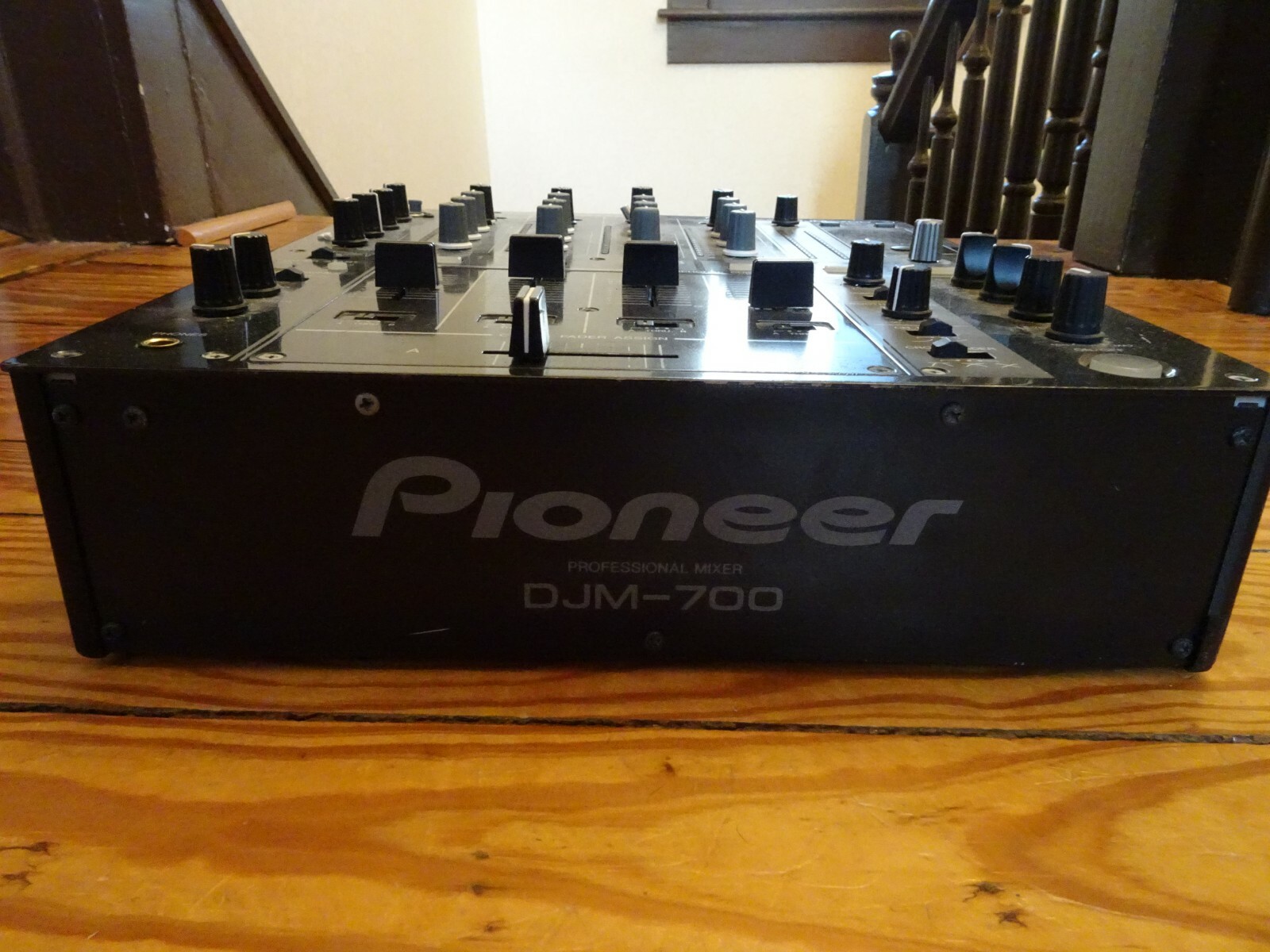 WORKS GREAT- Pioneer DJM-700-K 4 Channel Pro DJ Mixer (Black) w effects- SMOOTH