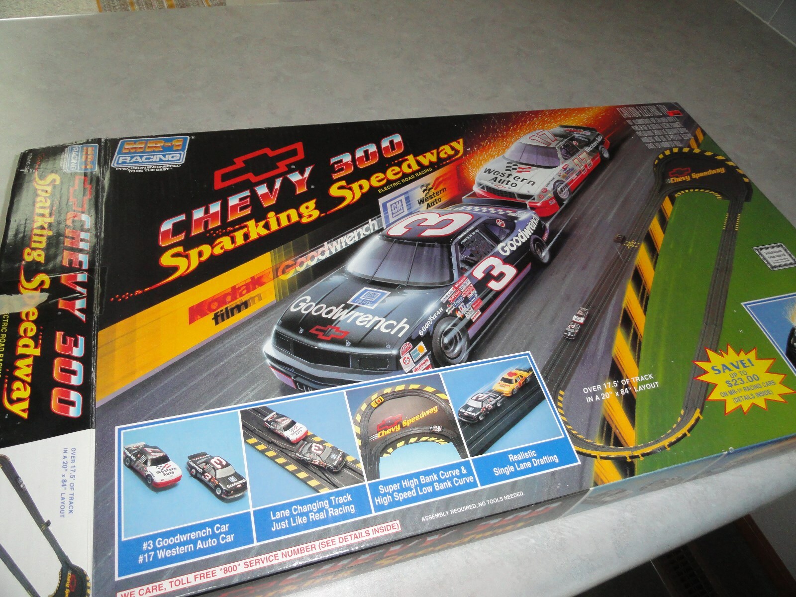 MR1 MARCHON CHEVY 300 SPARKING SPEEDWAY SLOT CAR TRACK RACE SET