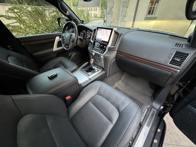 image 9 of interior