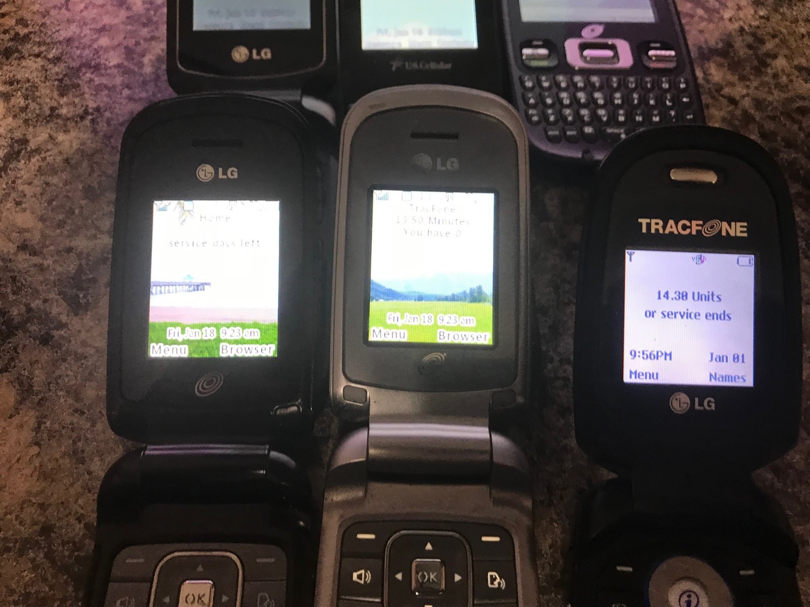 6 Cell Phone Lot  Flip Phones 4 tracphones, 2 US Cellular