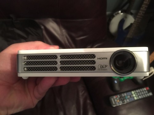 QUMIQ2-B HD720ポケットプロジェクター 本体 Vivitek Qumi Q2 Lite-B DLP Projector Specs