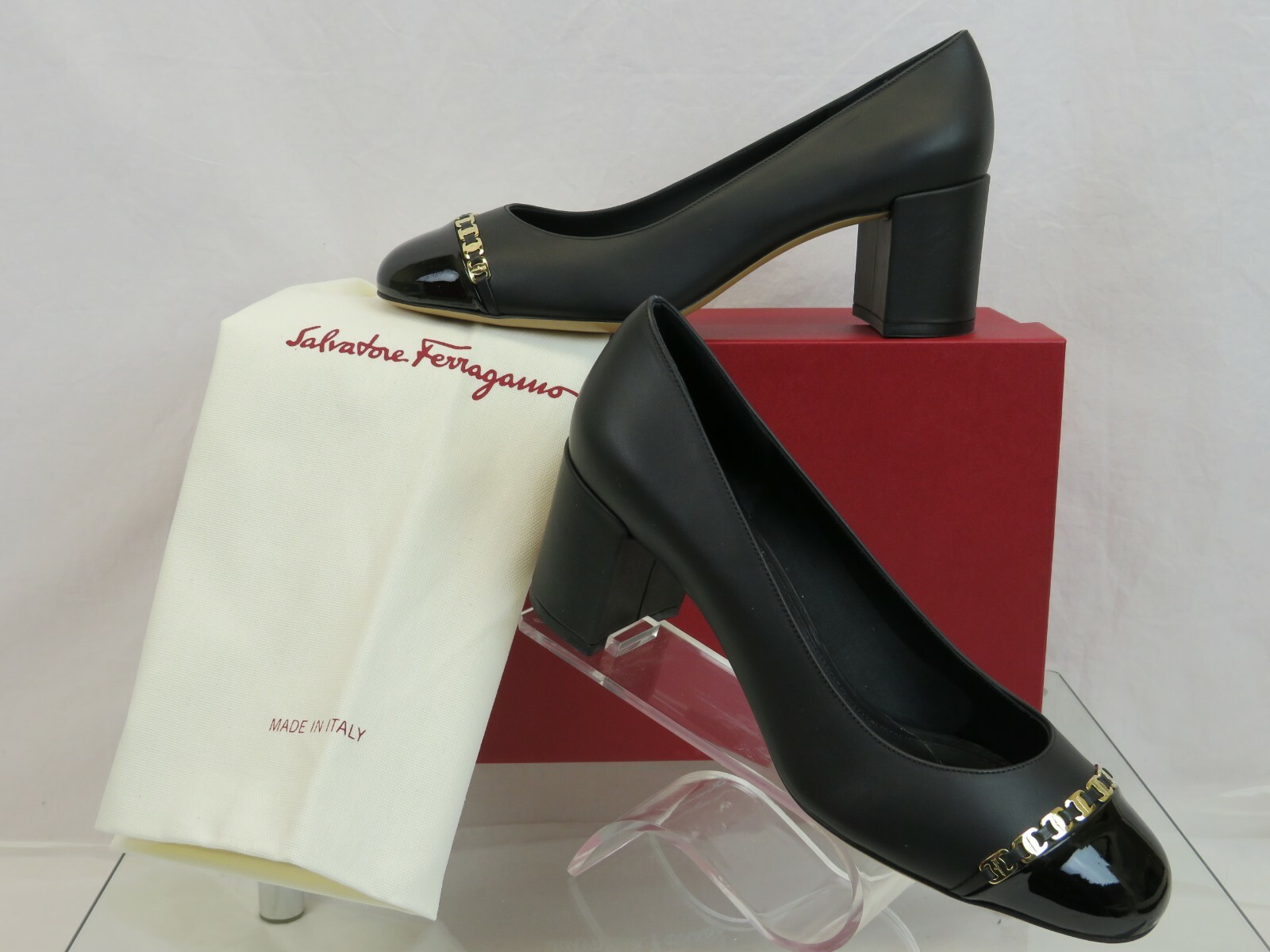 Pre-owned Ferragamo Avella Black Leather Gold Gancini Chain Patent Cap Toe Pumps 8.5 C