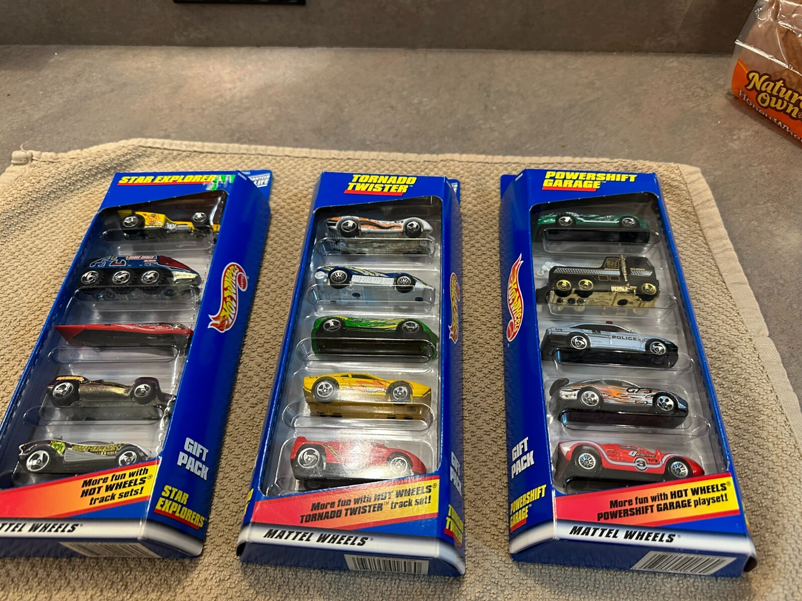 Hot Wheels 5-Car Gift Pack Bundle (1998 #s 25367, 25368