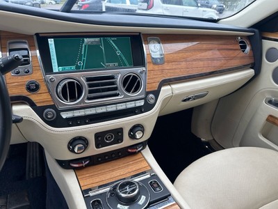 image 11 of interior