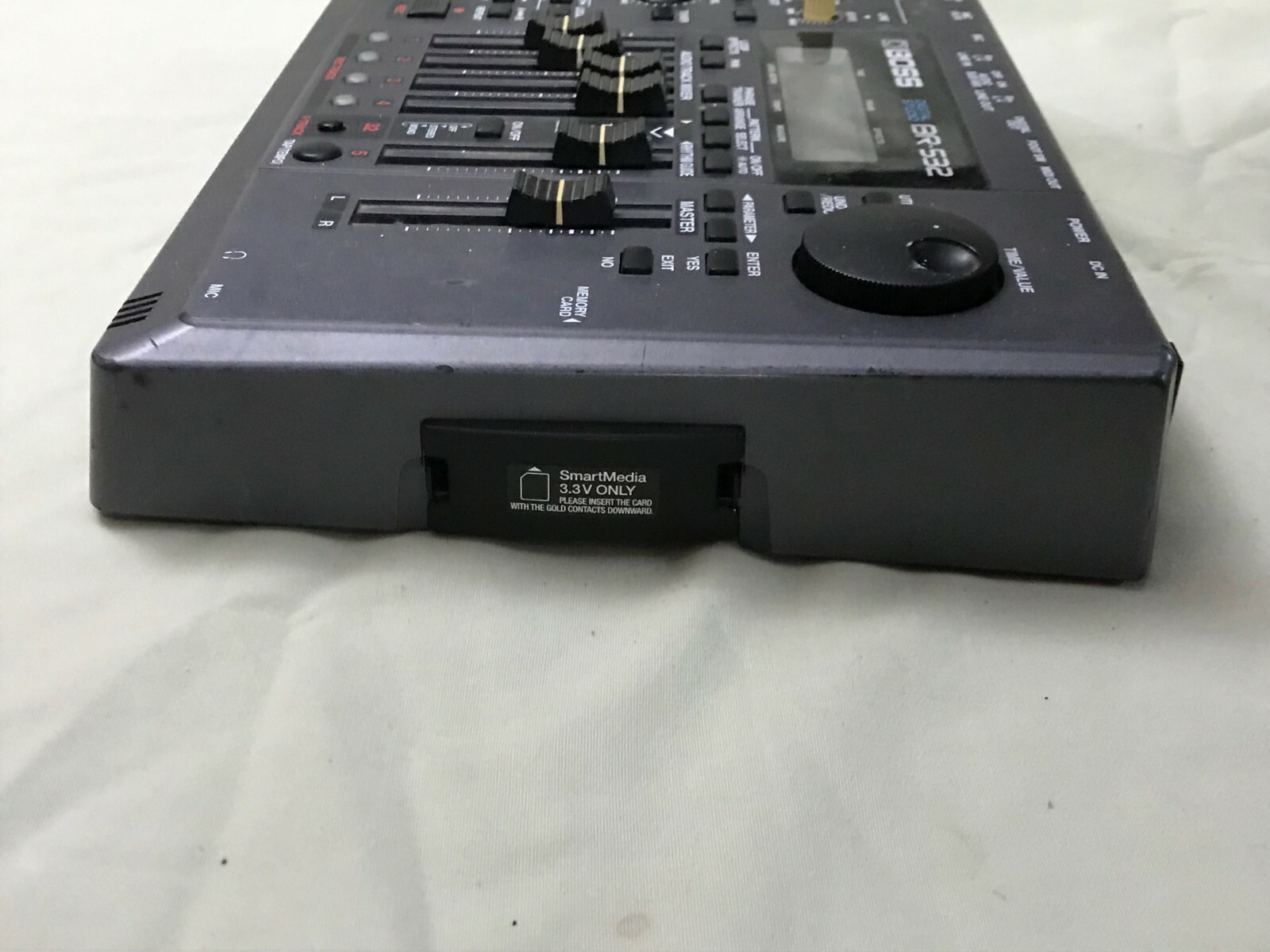 BOSS BR-532 Portable Digital Studio  Multi-track Recorder with 64Mb Memory Card