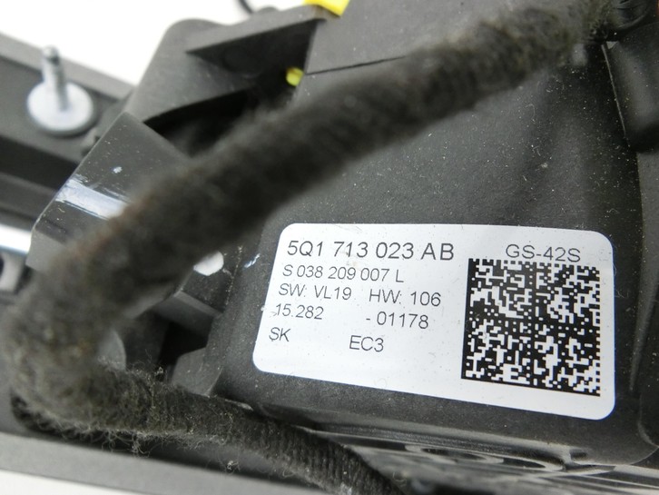 VW Golf 7 VII 13-17 TDI 2,0  Autom Schaltkulisse Schalthebel VW Golf 7 VII 13-17 22.10.2015 5Q1713023AB 5Q1713059J... Vorschau 4