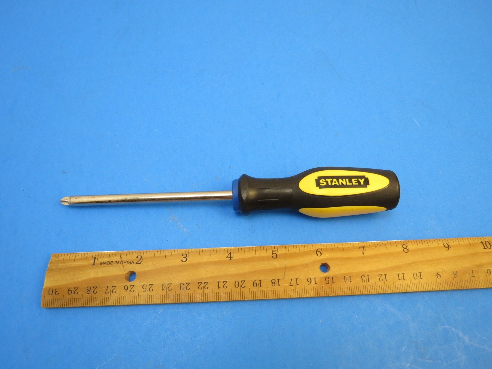 Stanley 8 Inch Philips Head Screwdriver Yellow Plastic Grip