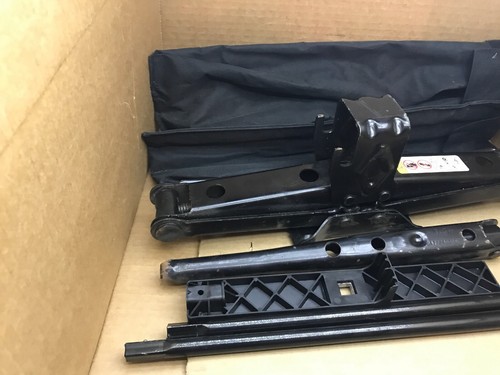 2008-2020 TOWN COUNTRY GRAND CARAVAN EMERGENCY SPARE TIRE JACK KIT TOOLS BAG